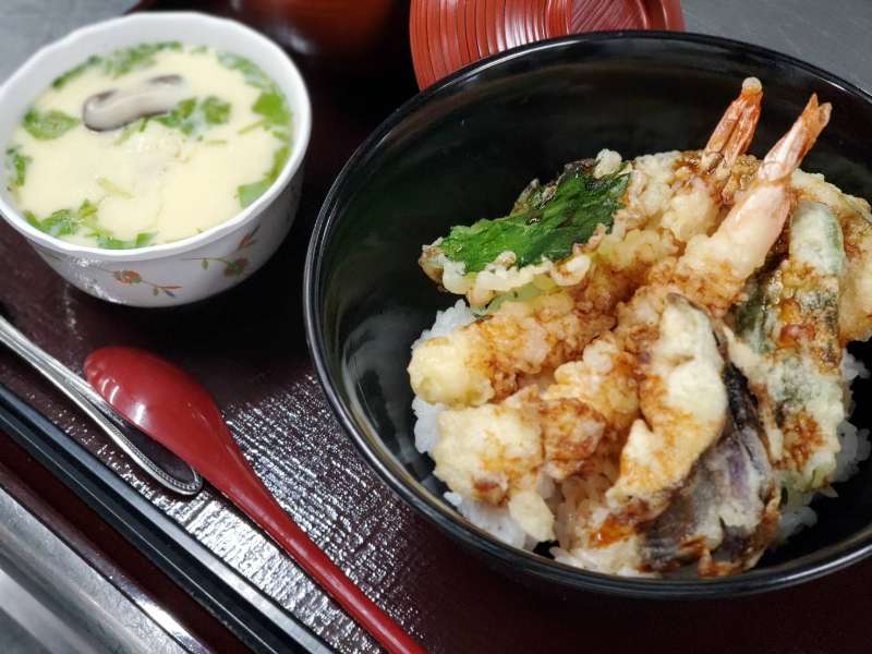 新年会レクのお食事（天丼）